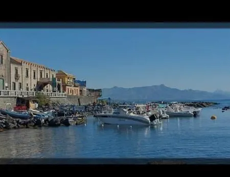 Affacciati Sul Mare Del Borgo *